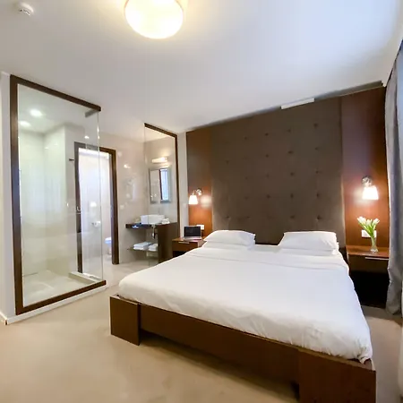 Luxury Luca And Deluca 4*