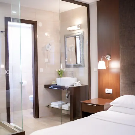 Luxury Luca And Deluca 4* Belgrad