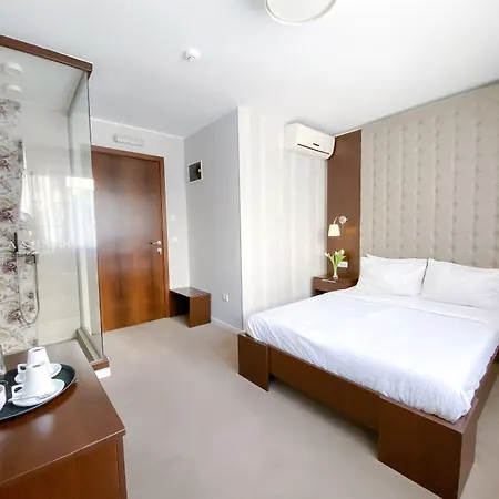 Luxury Luca And Deluca 4*