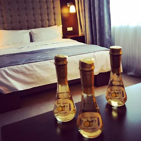 Luxury Luca And Deluca