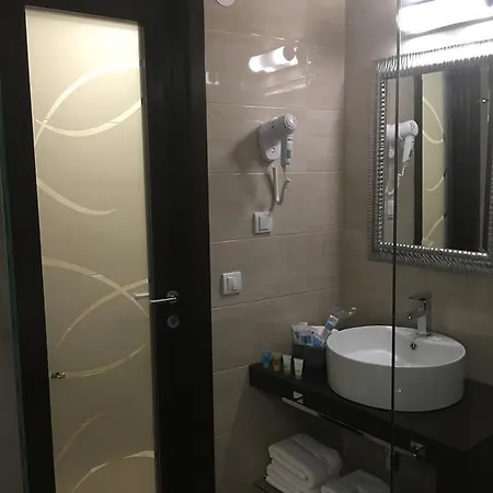 Luxury Luca And Deluca 4*