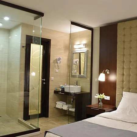 Luxury Luca And Deluca Bed & Breakfast