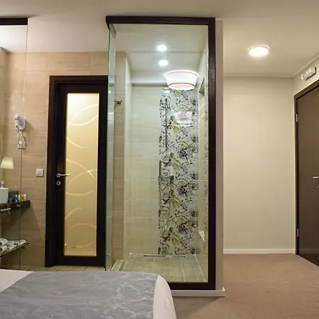 Luxury Luca And Deluca